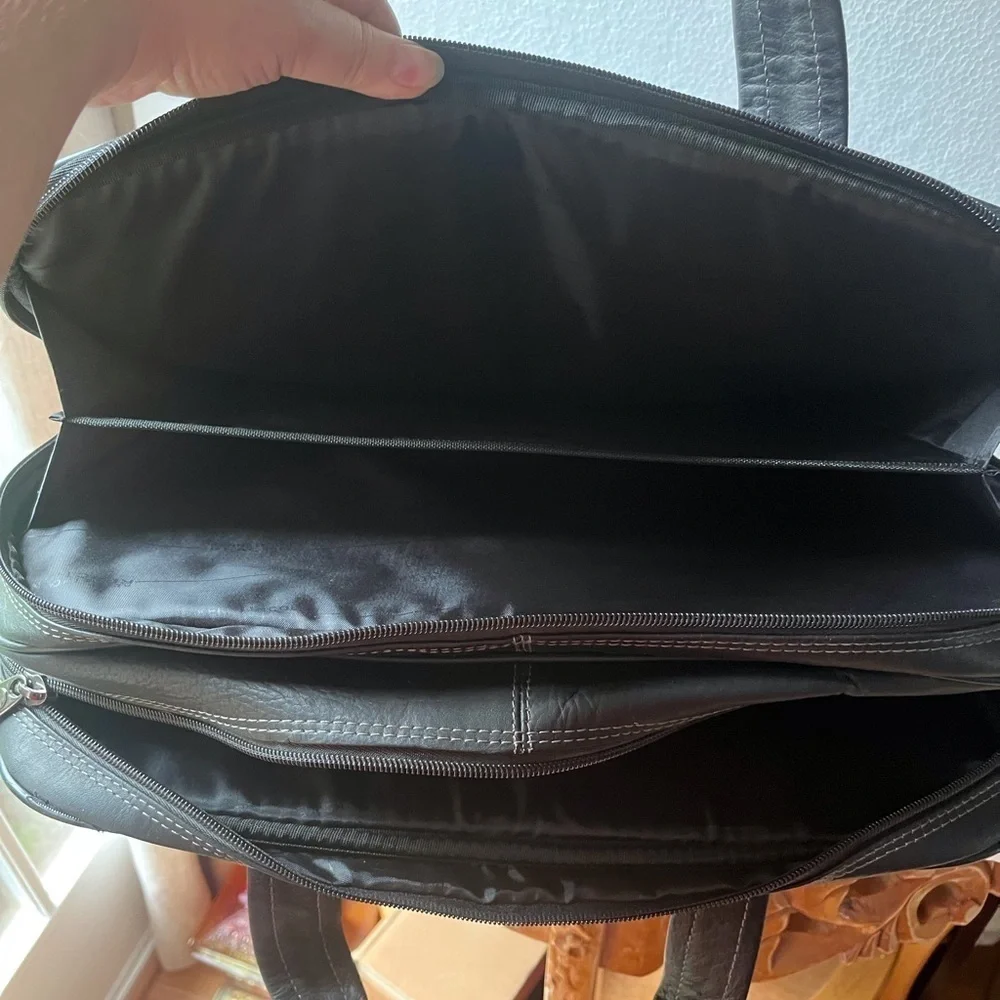 Kenneth Cole Reaction black genuine leather business/laptop bag